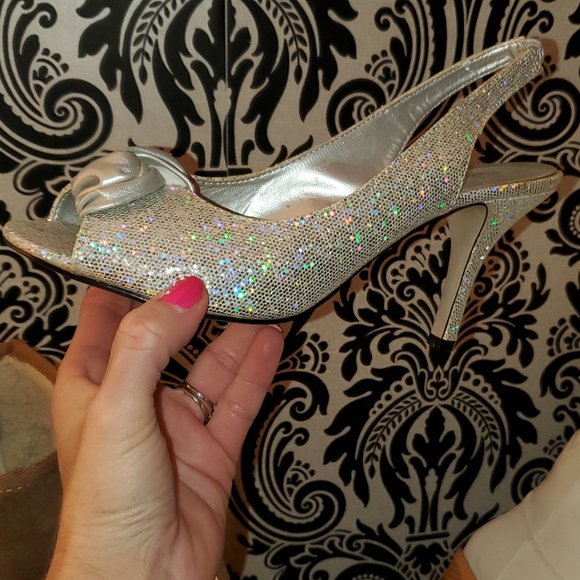 Cinderella slipper heel! - Picture 3 of 4